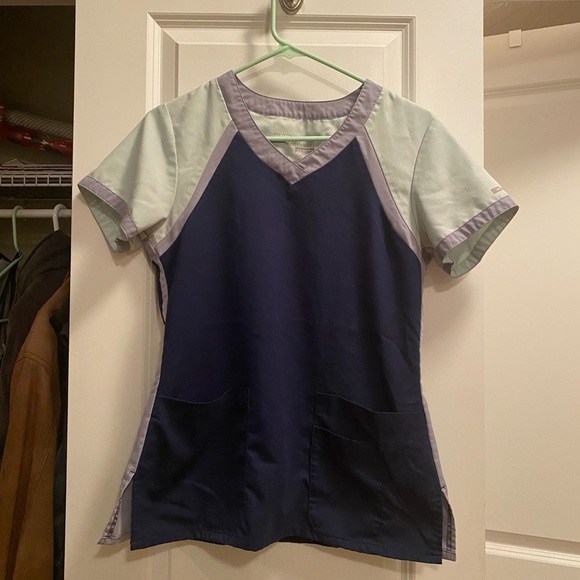 GREY’S ANATOMY and BARCO mint green and navy scrub top - Picture 1 of 2